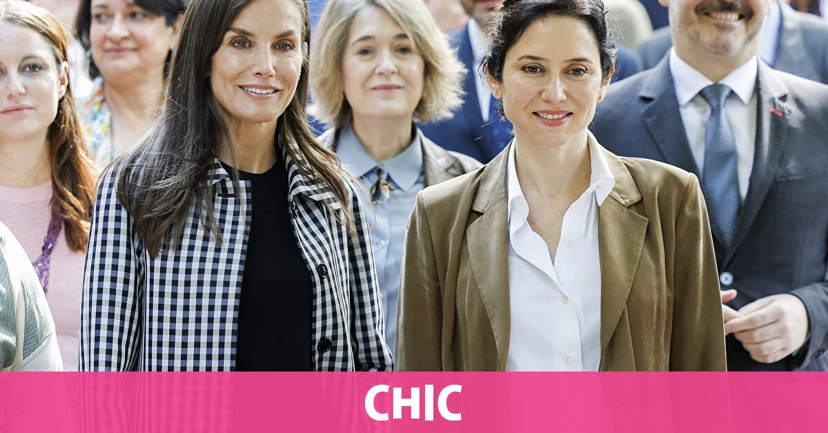 Letizia y Ayuso, elegancia entre estaciones: Sus looks impecables en el centenario de la Cuesta de Moyano
