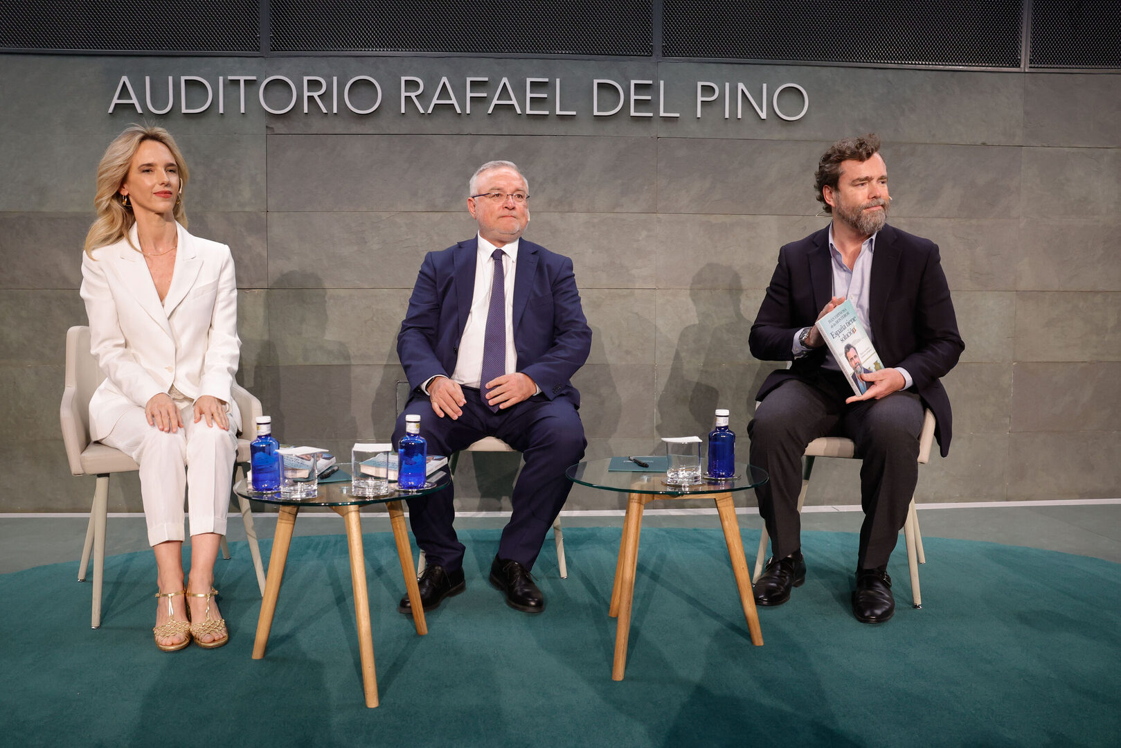 Espinosa de los Monteros reúne a PP y Vox en la presentación de su libro:  "Tenemos que empezar a pensar en soluciones" - Libertad Digital