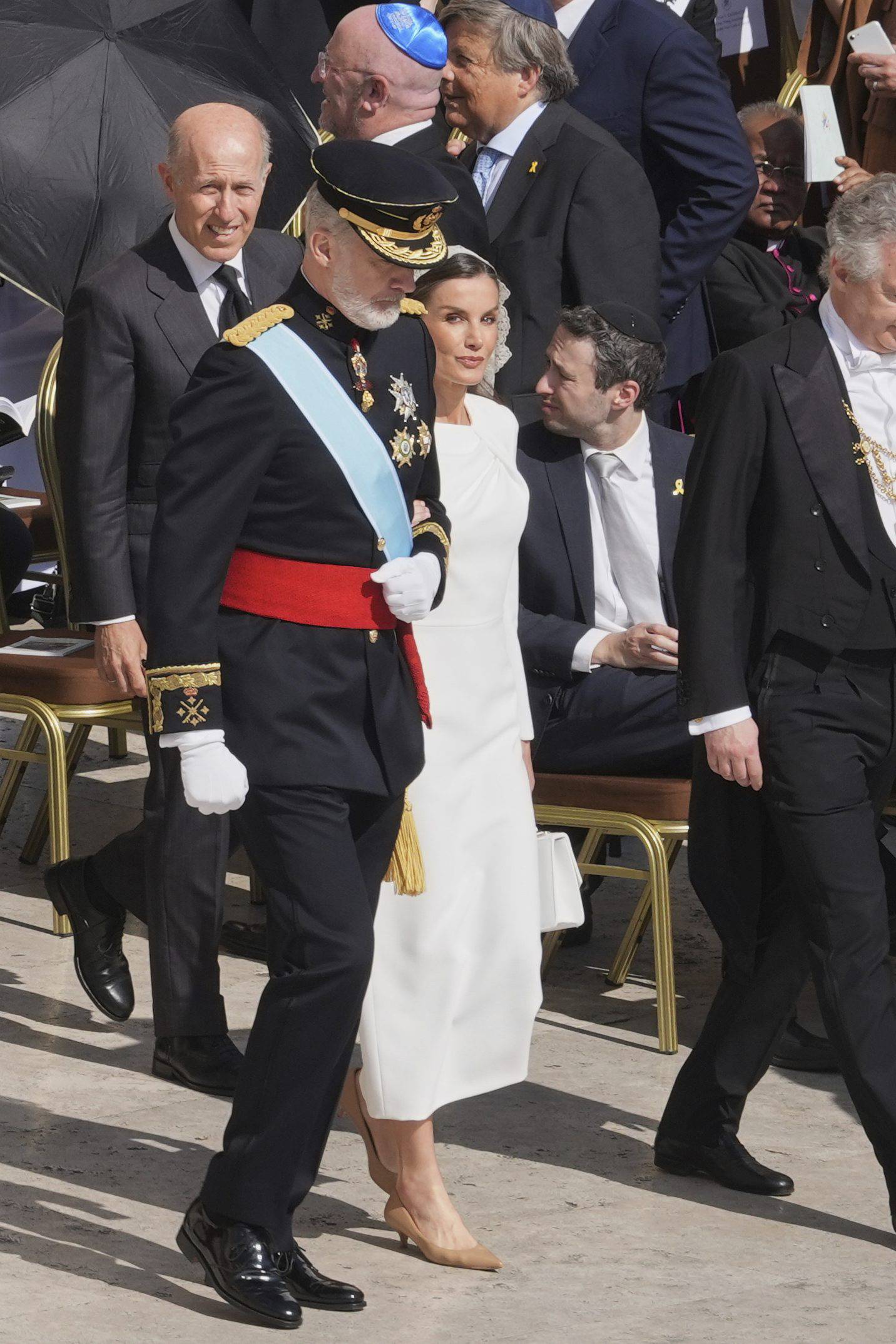 felipe-y-letizia-misa-inicio-pontificado-leon-xiv.jpg