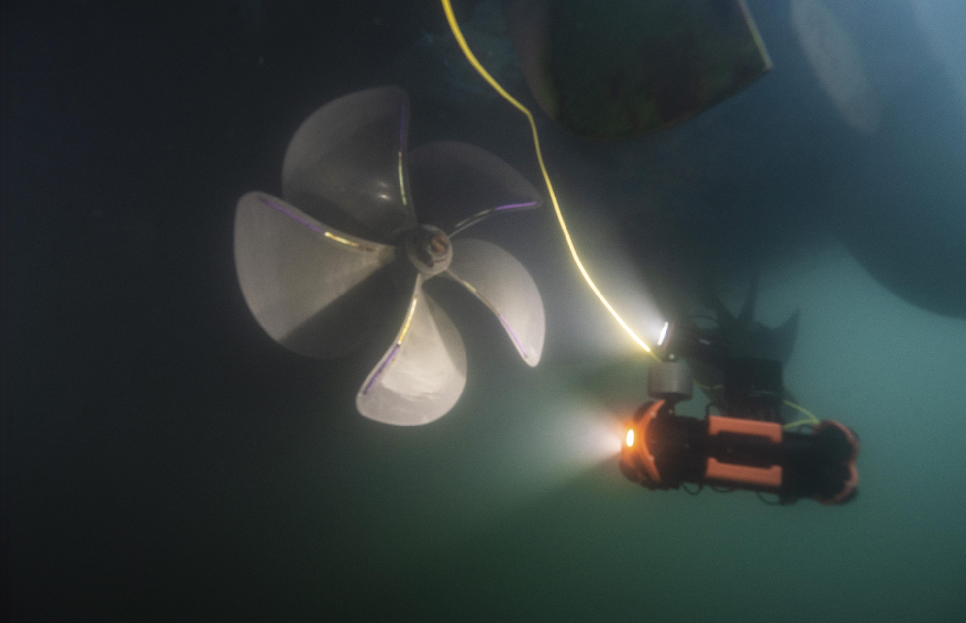 eon-sea-bajo-agua.jpg