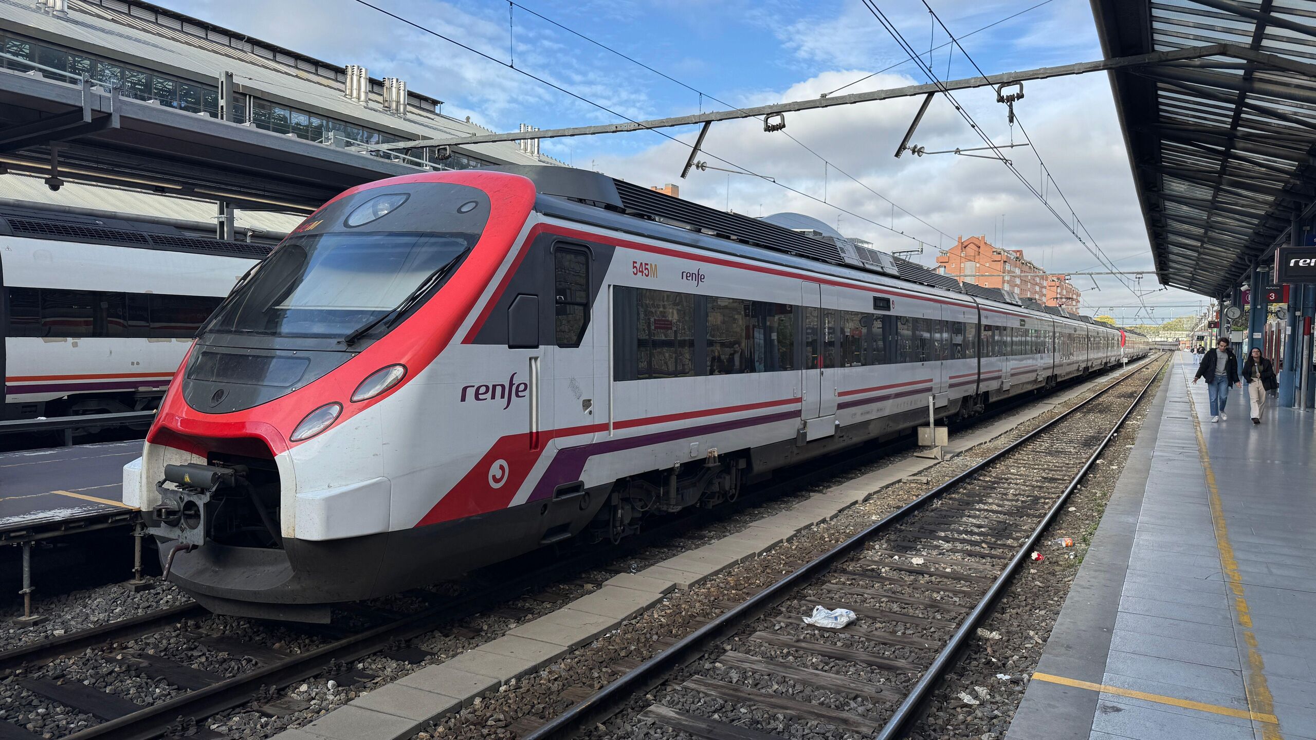 El timo de los descuentos del Verano Joven del Gobierno y el negocio para Renfe