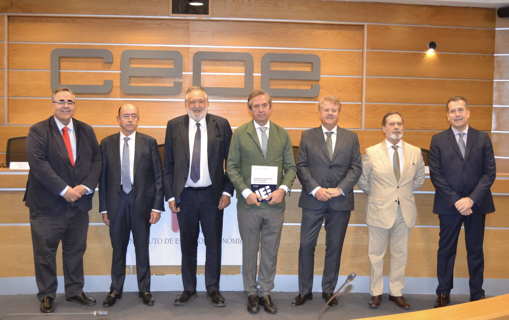 informe-ceoe-iee-litigiosidad-tributaria.jpg