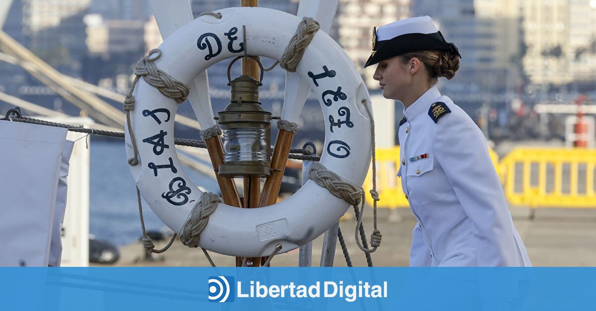 La Princesa Leonor se embarca en la F103 Blas de Lezo, con la que participará en unas maniobras con fuego real