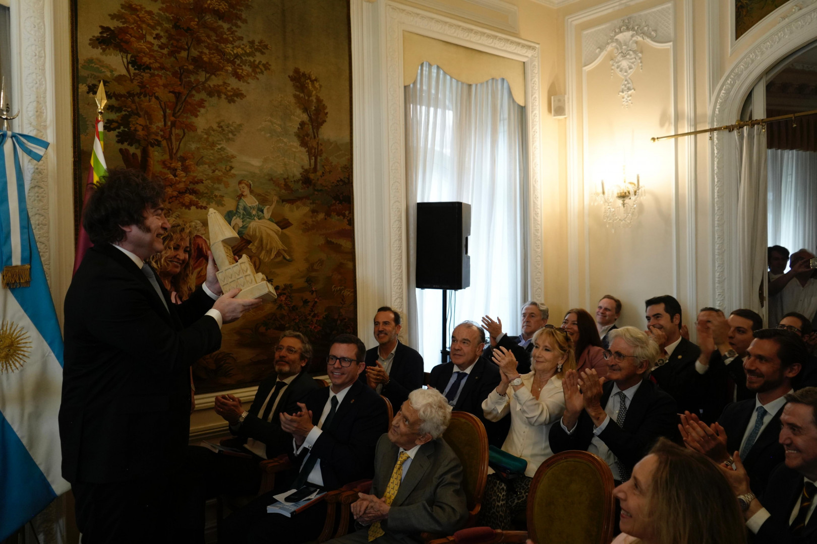 premio-escuela-salamanca-milei.jpg