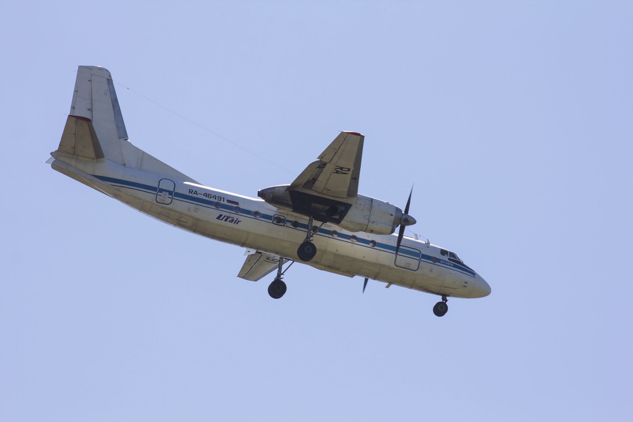 Un avión con 49 personas a bordo se estrella en el este de Rusia