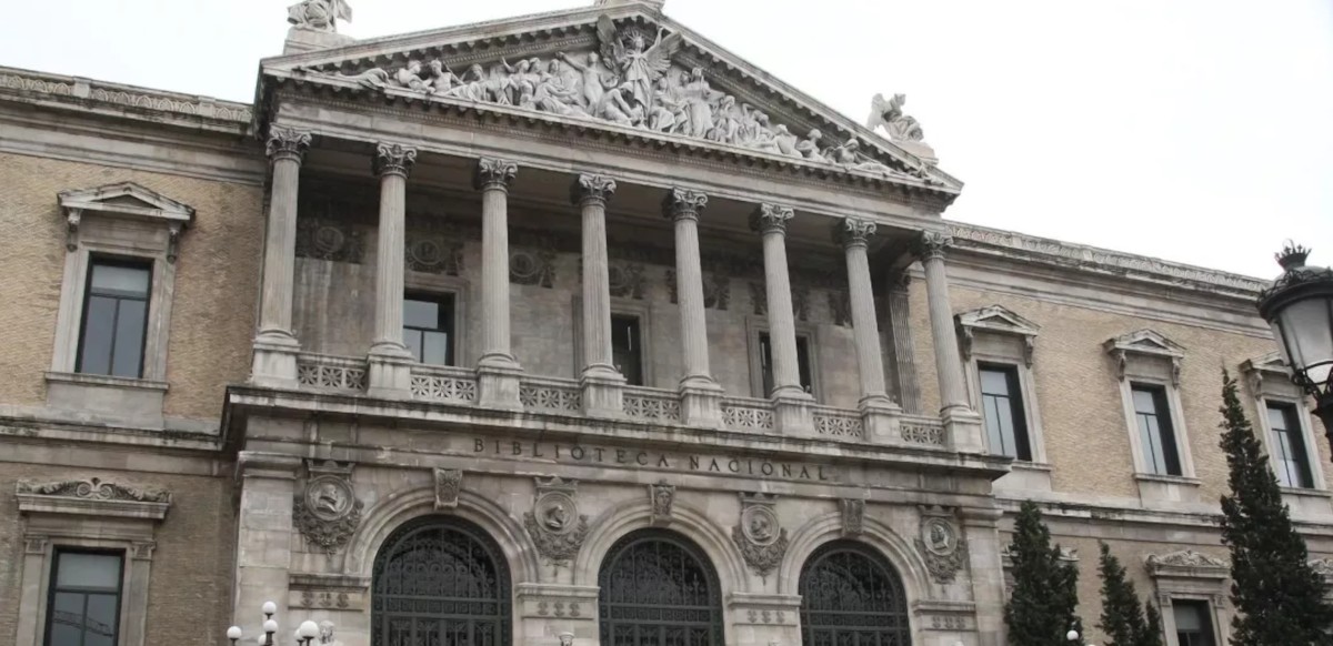 La Biblioteca Nacional de España estudia eliminar la corona de su logo
