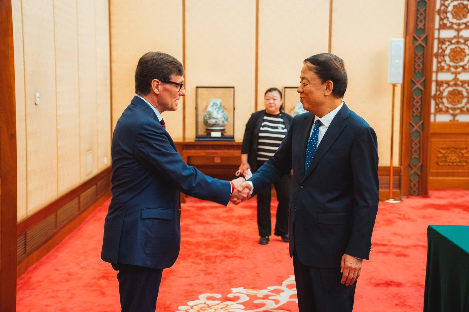Illa, de gira en China, anuncia la apertura de una &quot;embajada&quot; catalana en el gigante asiático
