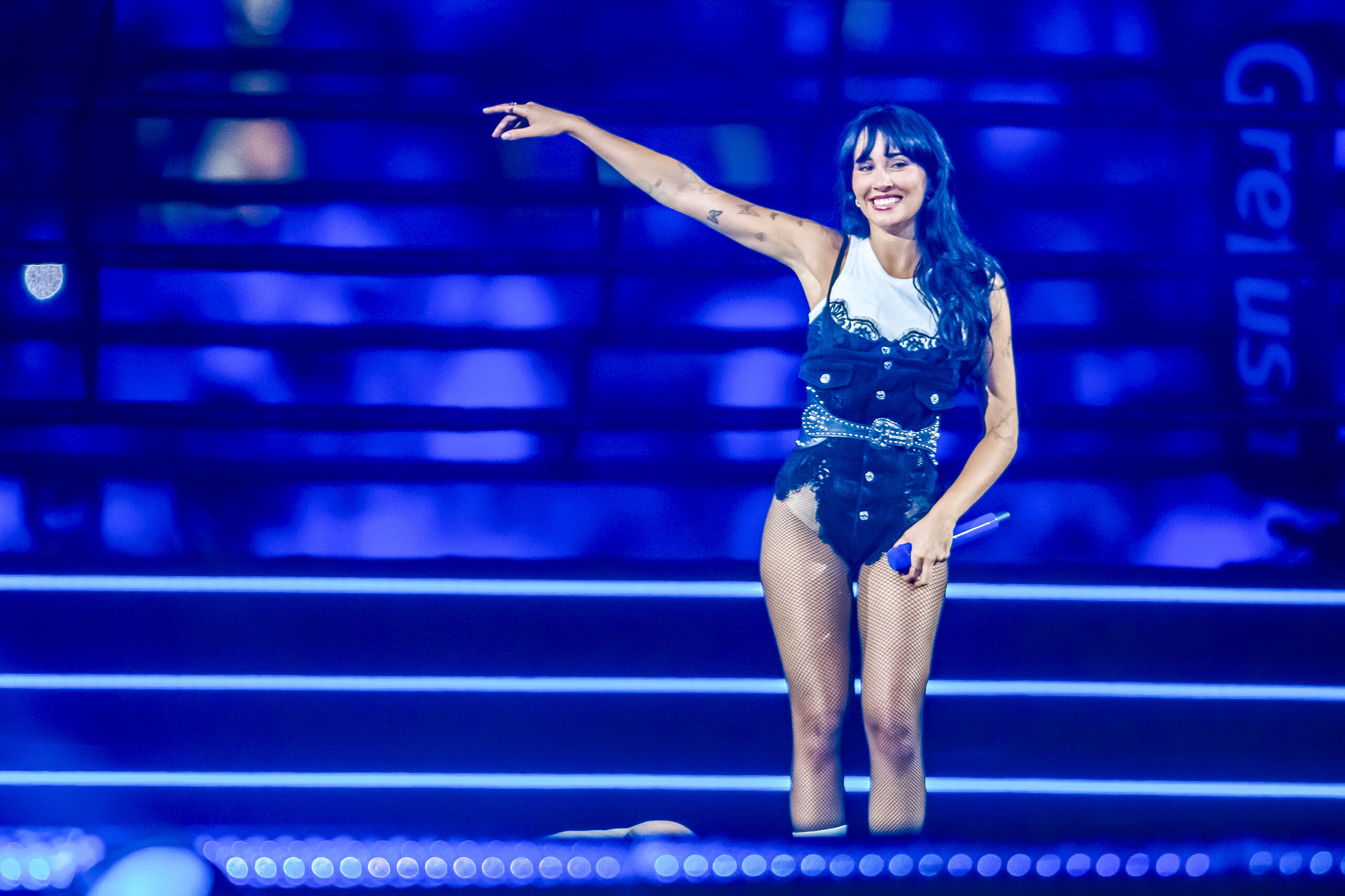 El espectacular look de Aitana en 'La Velada del año' y su cita con Plex  por Sevilla - Chic