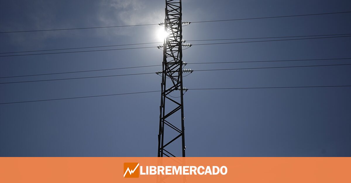 Las eléctricas destapan la saturación de la red y el riesgo de que huyan proyectos estratégicos