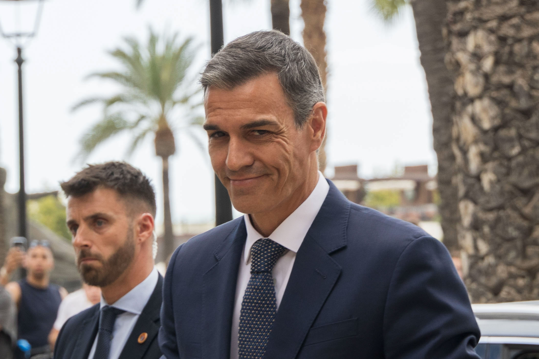 Así es el castigo fiscal de Sánchez: empleo, luz, gasolinas y alimentos, los más saqueados por el PSOE