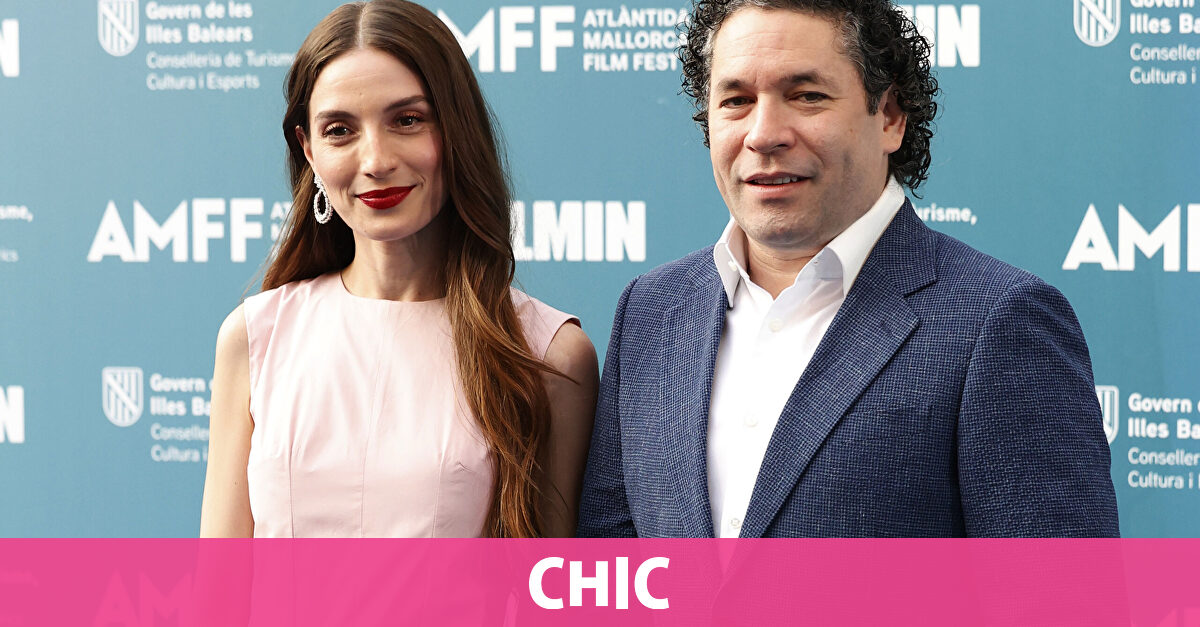El estilismo español de María Valverde brilla en el Atlàntida Film Fest junto a su pareja Dudamel