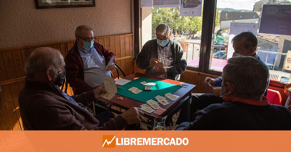Uno de cada tres jubilados cobra ya más de 2.000 euros al mes