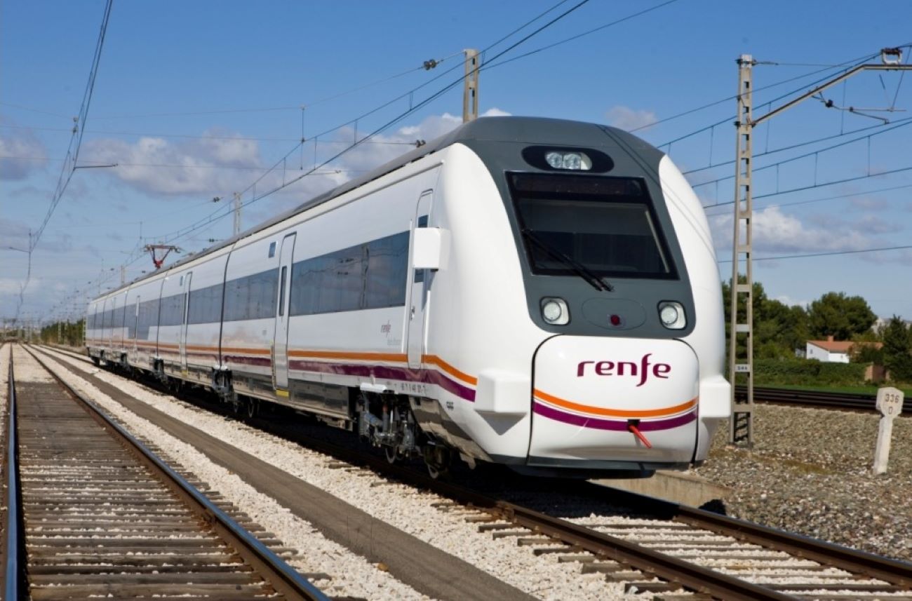 Otra avería deja a 427 pasajeros encerrados en un tren 3 horas, a 40 grados y sin aire acondicionado