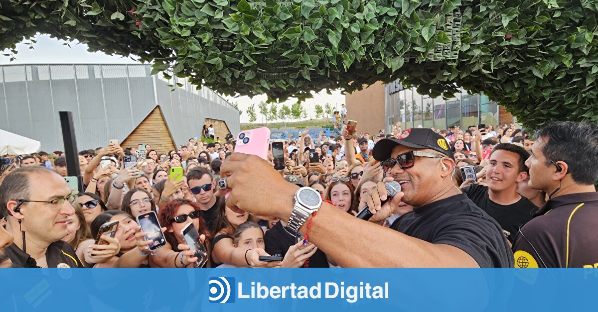 El PSOE exige vetar al cantante Henry Méndez en Vallecas por decir que "odia a los rojos"