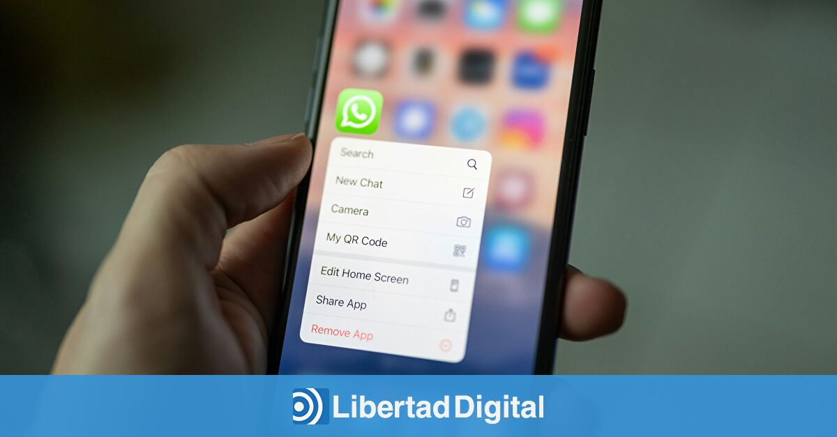 La RAE se pronuncia: ¿es correcto decir "wasap" en vez de "WhatsApp"?