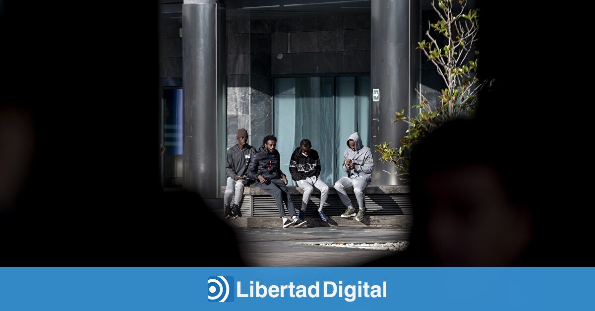 La gestión "temeraria" del Gobierno lleva los centros para menas de Madrid al 140% de su capacidad