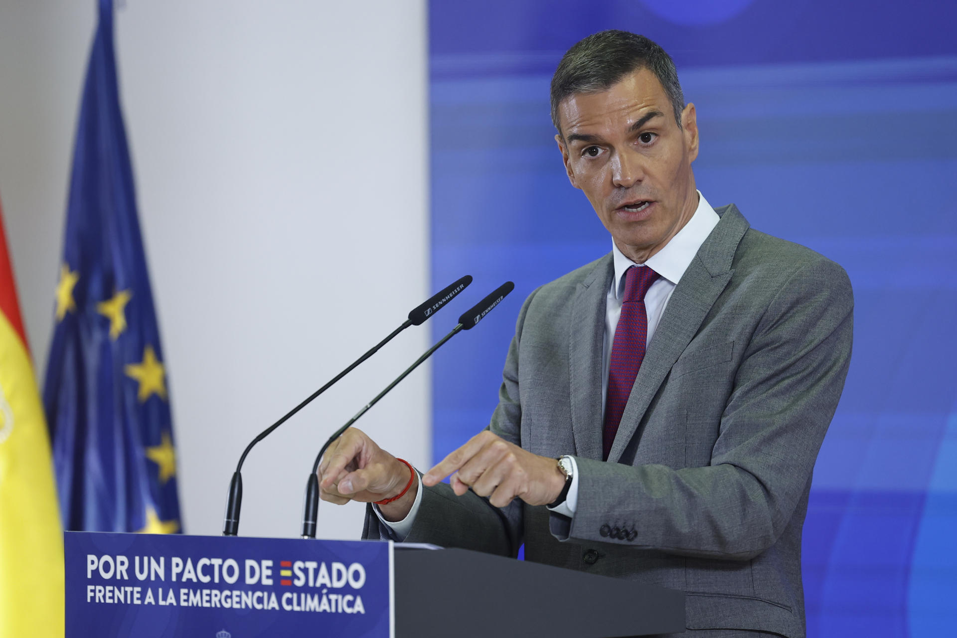 Sánchez ignora a los 56 detenidos y 142 investigados y achaca los incendios al cambio climático