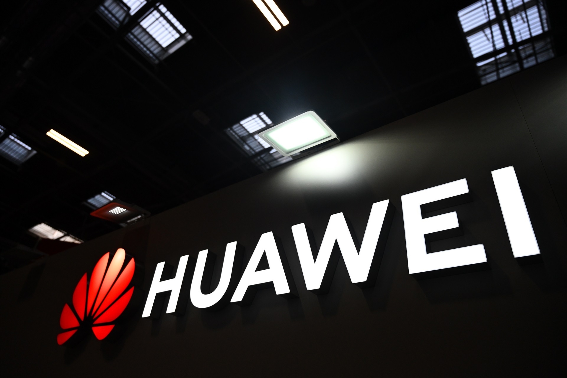 El Gobierno cancela un contrato de Telefónica con Huawei