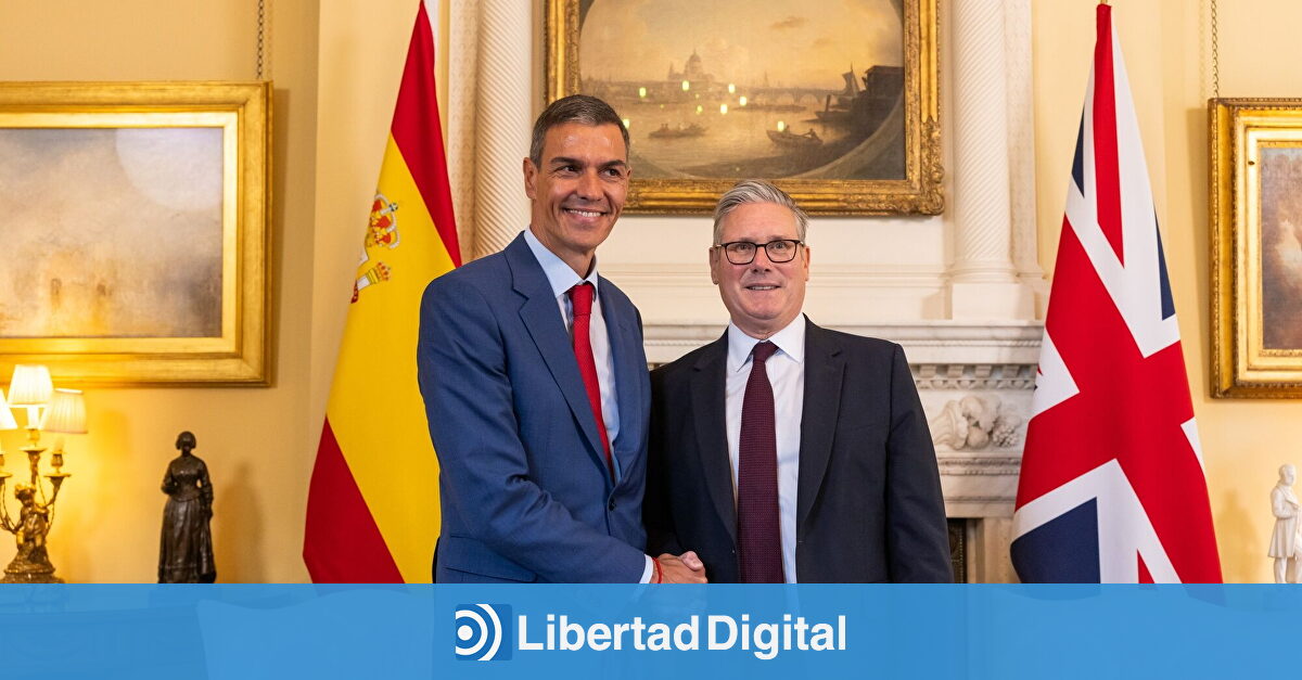 Sánchez evita preguntas de los periodistas y no da explicaciones sobre Gibraltar en su encuentro con Keir Starmer
