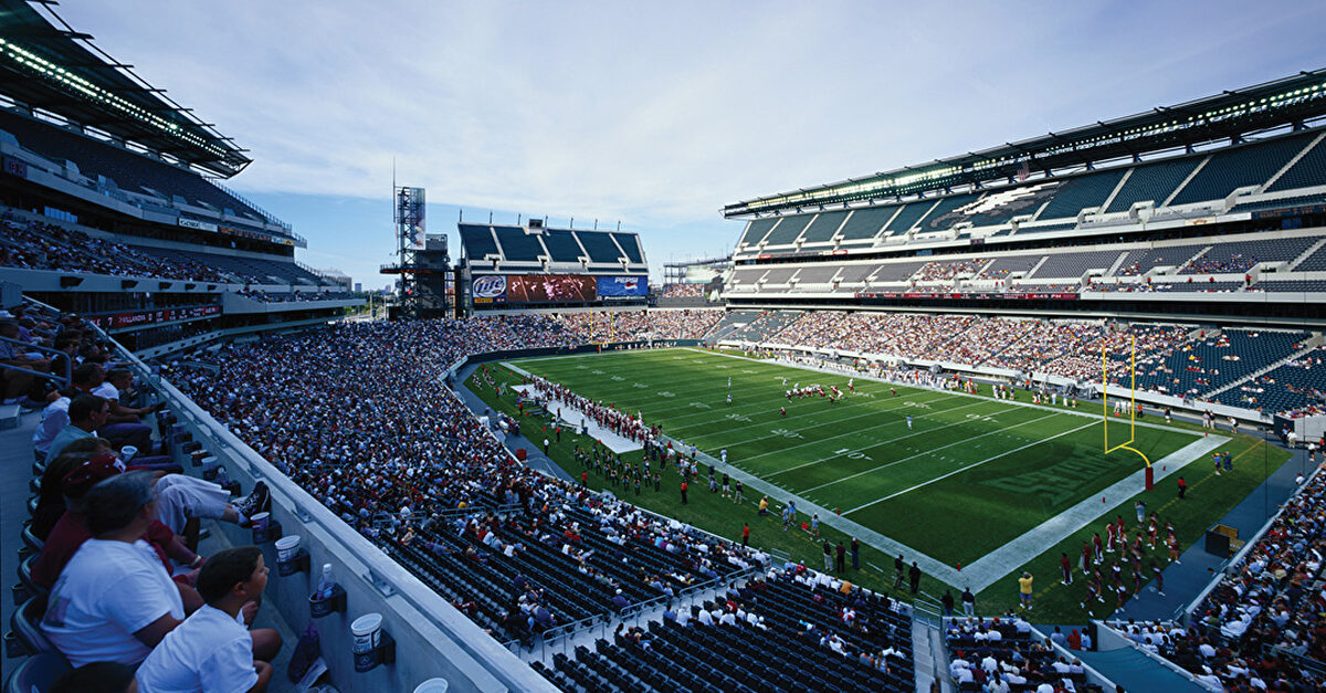 Turner (Grupo ACS) celebra el inicio de la NFL con un legado de construcción de estadios icónicos