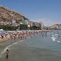 Turistas en la playa de Alicante | Archivo