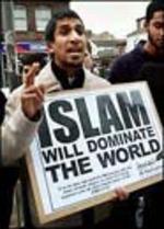 El cartel que porta este sujeto dice: El Islam dominará el mundo.