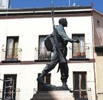 Estatua de E. Gonzalo en Madrid (Cascorro).