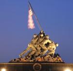 El Iwo Jima Memorial honra a todos los marines caídos desde 1775.