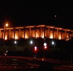 Vista nocturna de la sede del Parlamento israelí (Knéset).
