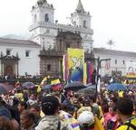 Manifestación en la plaza de San Francisco de Quito (16-II-05).