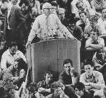 Herbert Marcuse, padre de la Teoría Crítica, en la Universidad Libre de Berlín en 1968