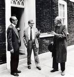 Arthur Seldon, Ralph Harris y Friedrich A. Hayek.