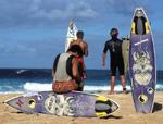 Surfistas en Haleiwa, Hawai.