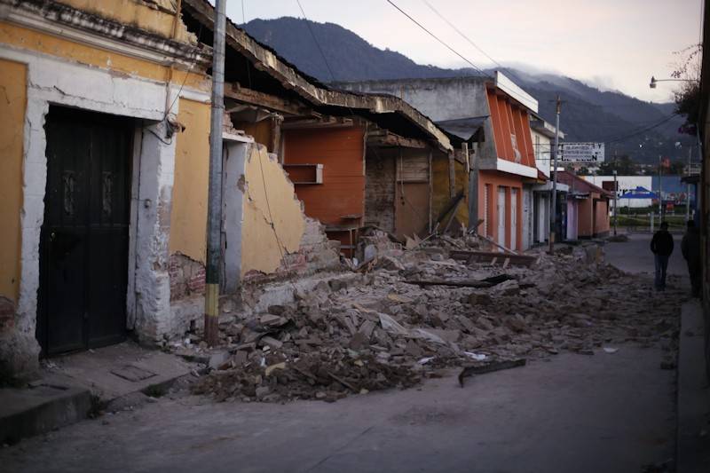 Aumenta a 52 la cifra de muertos en Guatemala por el terremoto