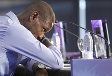 Abidal, durante la rueda de prensa en la que anunciaba su marcha del Barcelona. | EFE