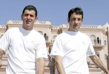 Abraham Olano (i), junto a Melchor Mauri en Abu Dhabi. | Cordon Press