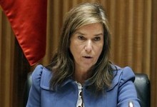 La ministra Mato, compareciendo en el Congreso.