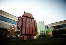 El Android KitKat en las oficinas de Google junto a sus predecesores. | Google