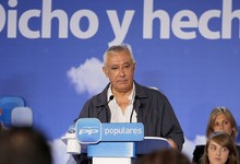 Javier Arenas durantes la escuela de verano del PP en Ganda.