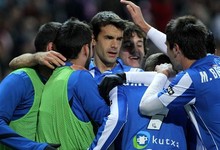 Los jugadores del Athletic celebran el �nico tanto del encuentro. | EFE