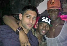 Mario Balotelli, junto al p�gil Amir Khan (i). | Foto: Facebook
