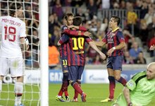 Messi celebra su primer gol junto a Neymar y Alexis. | EFE