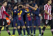 Los jugadores del Barcelona celebran la victoria. | EFE