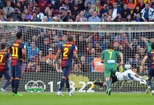 Navas despej al lanzamiento de penalti de Villa. | EFE