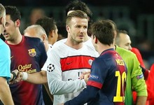 Beckham saluda a Messi tras el partido en el Camp Nou. | Cordon Press