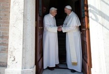 Los dos Papas en el Vaticano | Foto: Osservatore Romano