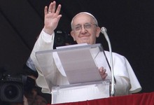 El papa ha sido acogido por una gran multitud este domingo en la Plaza de San Pedro | Cordon Press