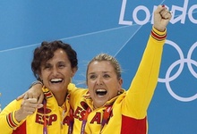 Bet Fernndez, junto a Anna Tarrs en los Juegos Olmpicos de Londres. | EFE/Archivo