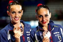 Ona Carbonell y Marga Cresp, con la medalla de bronce. | Cordon Press