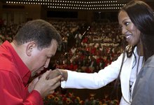 Hugo Chvez y Naomi Campbell | Cordon Press